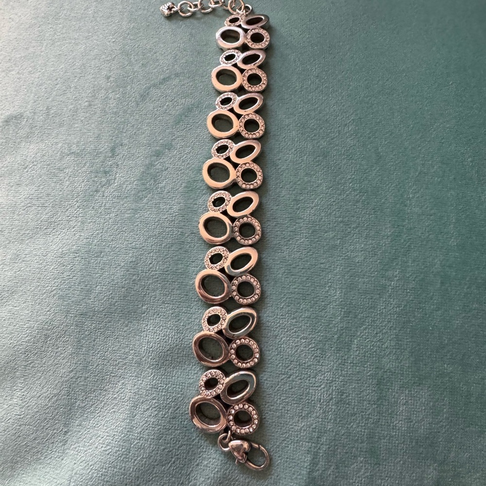 Elegant Silver Woman’s Bracelet